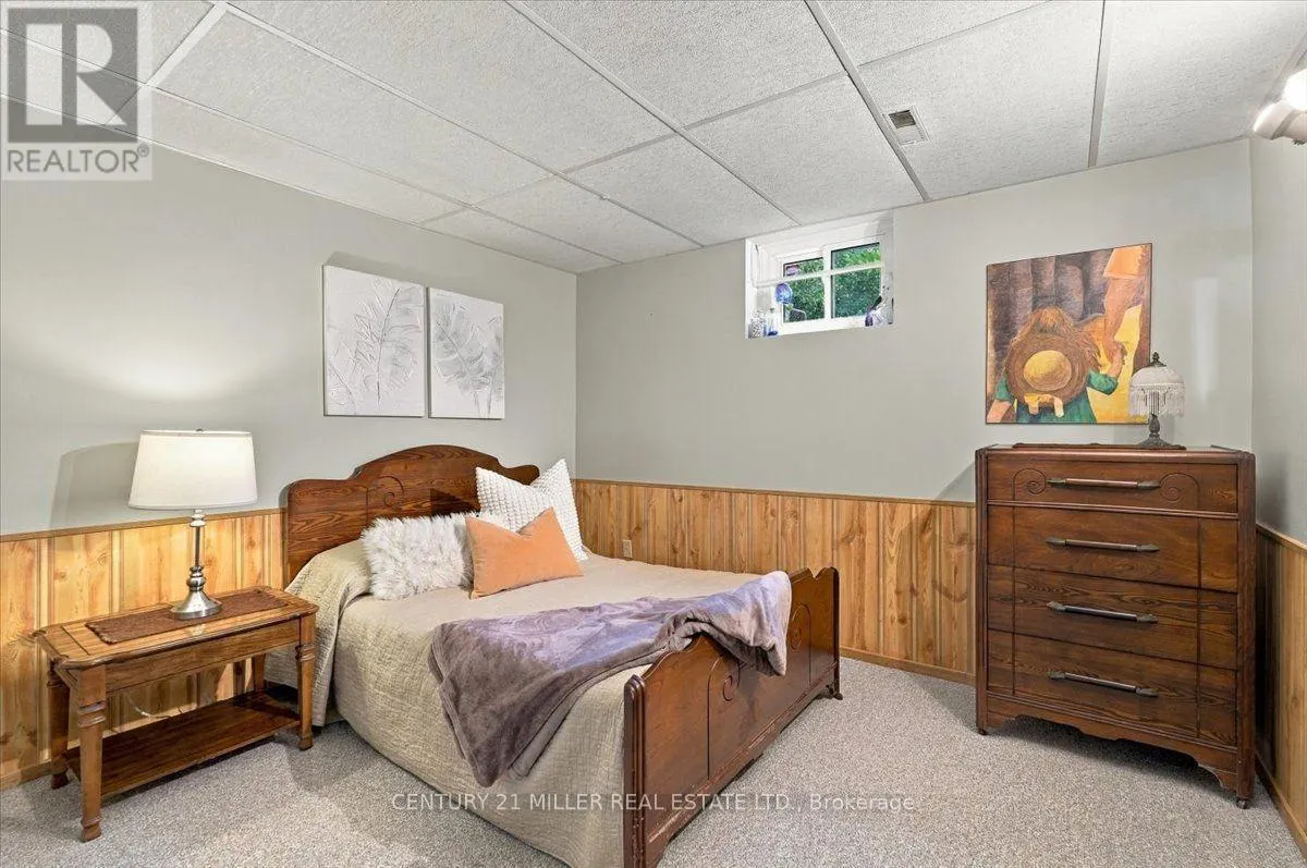 2044 CORAL CRESCENT