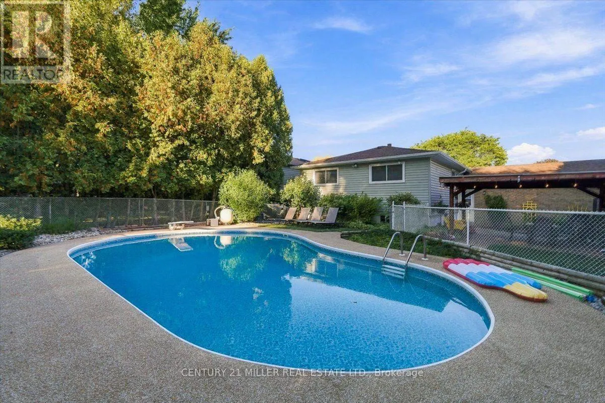 2044 CORAL CRESCENT