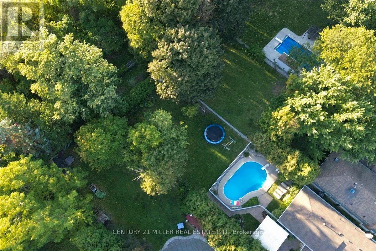 2044 CORAL CRESCENT