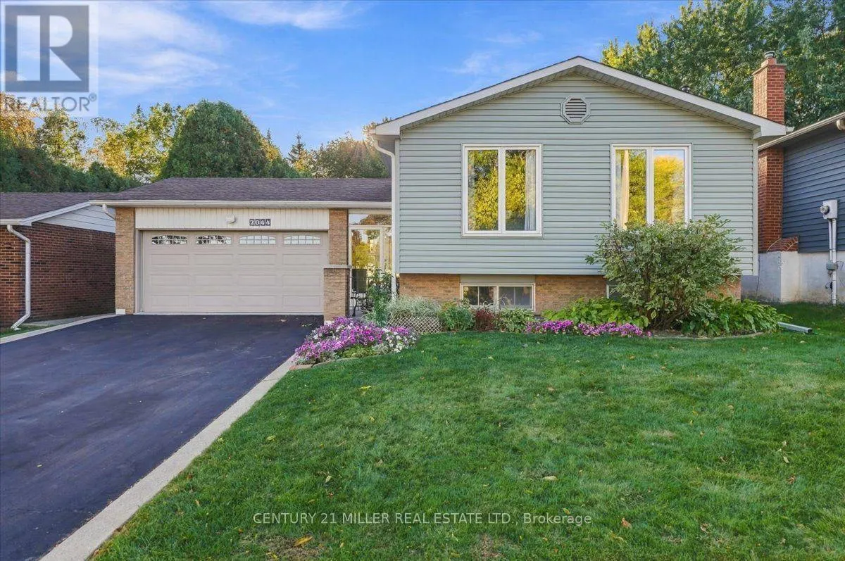 2044 CORAL CRESCENT