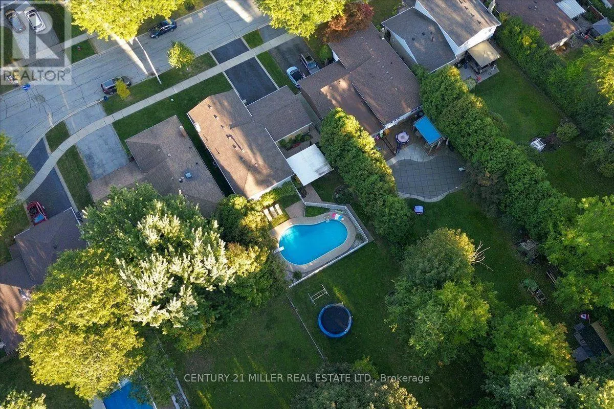 2044 CORAL CRESCENT