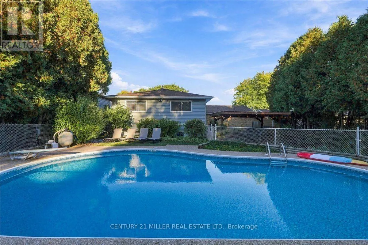 2044 CORAL CRESCENT