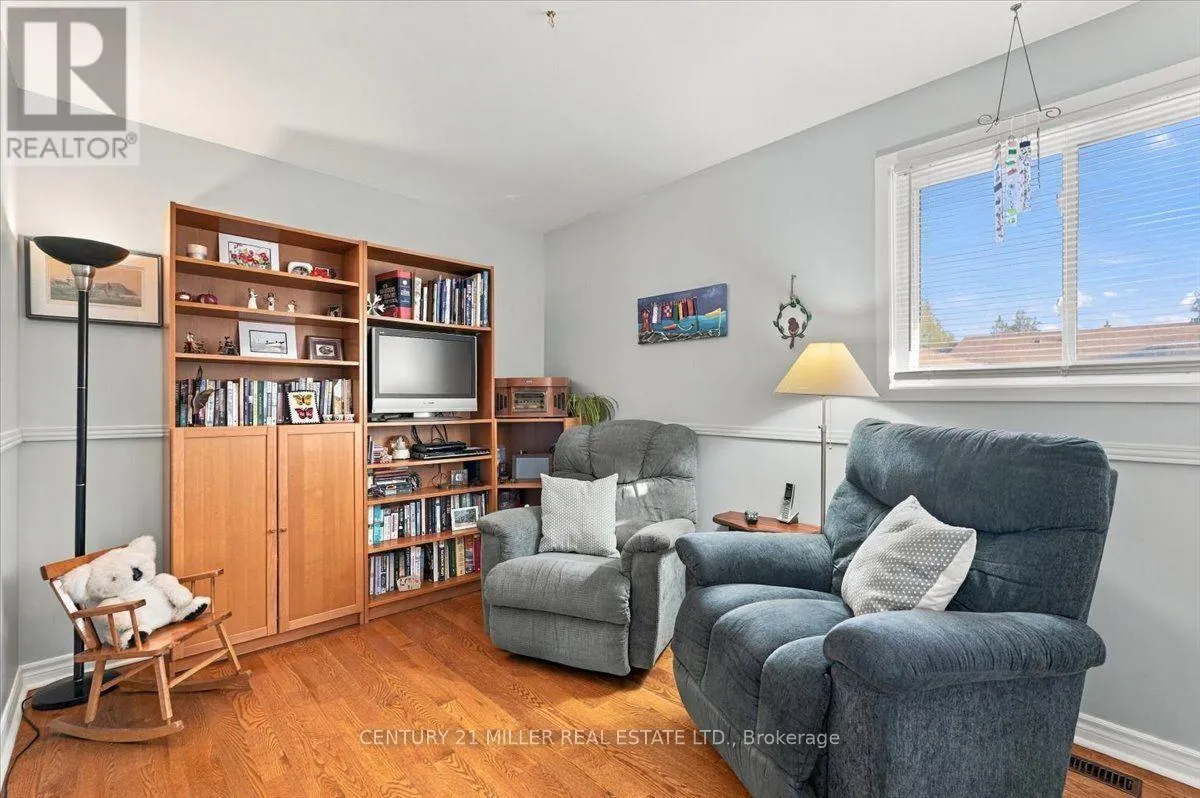 2044 CORAL CRESCENT