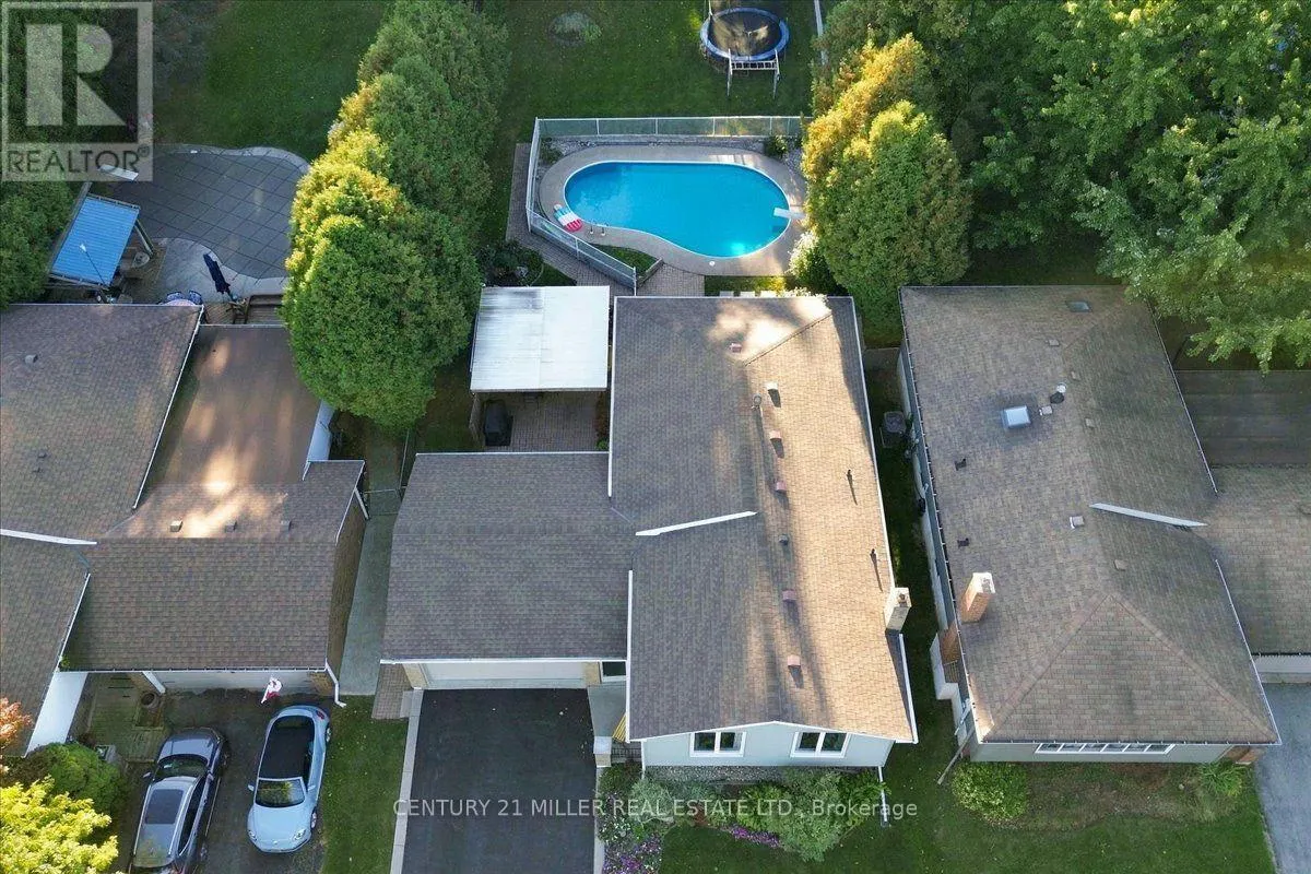 2044 CORAL CRESCENT