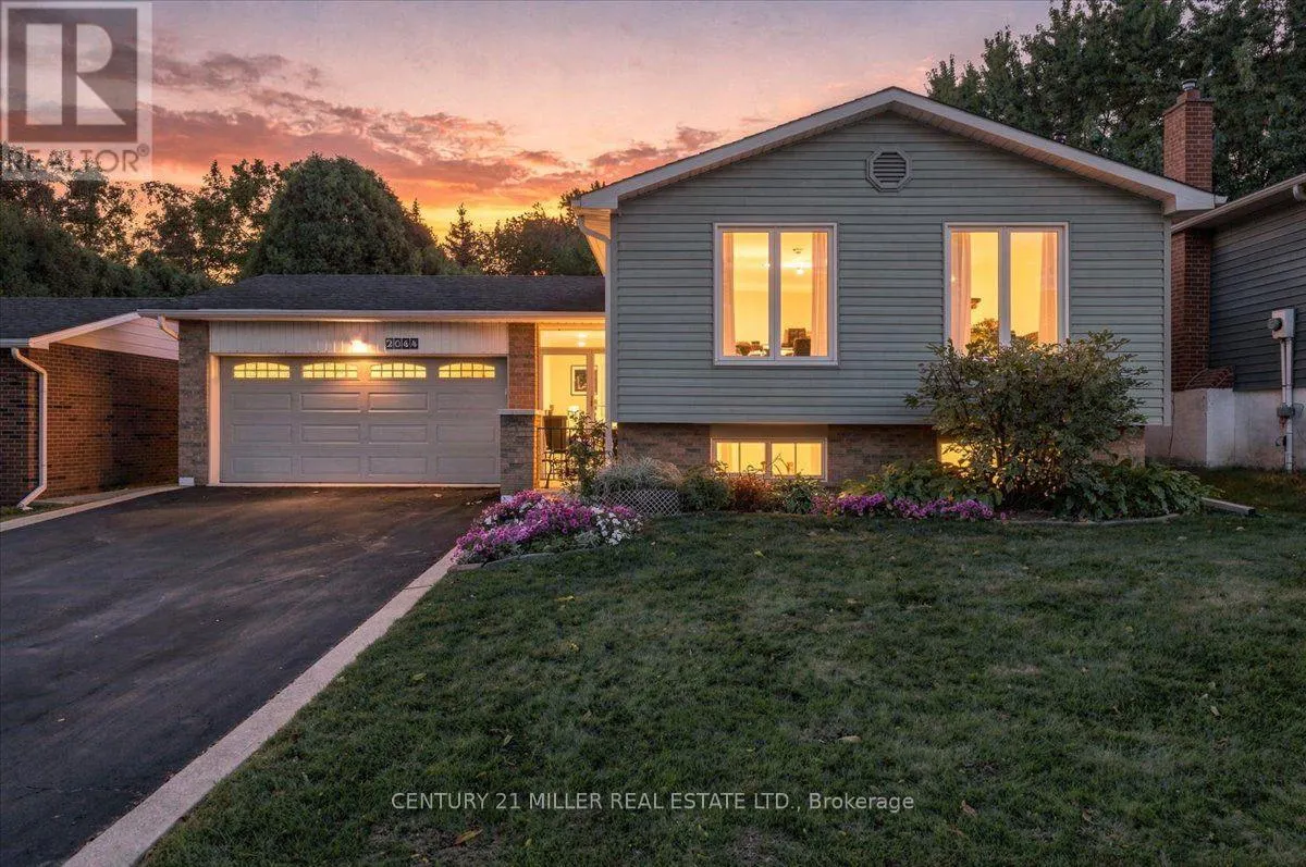 2044 CORAL CRESCENT