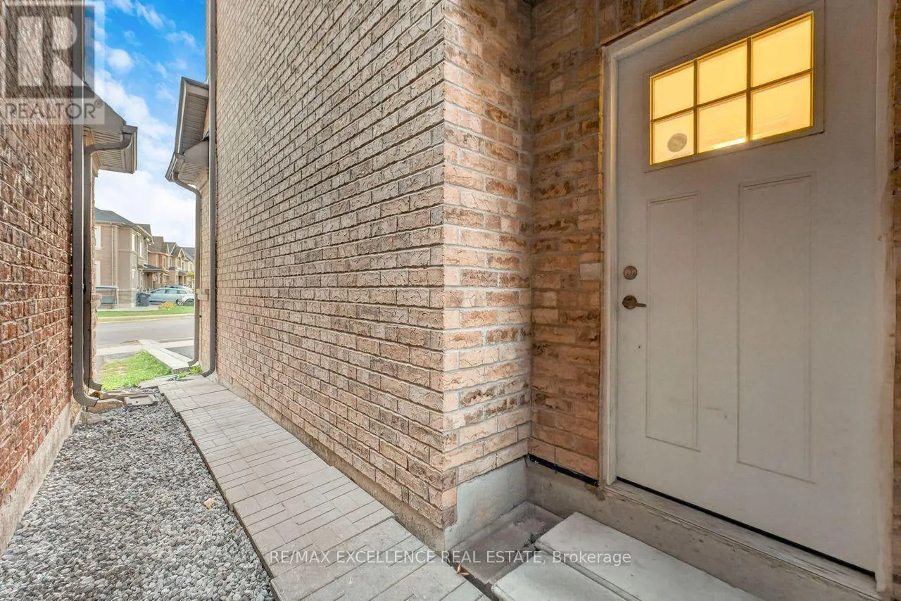 451 BRISDALE DRIVE