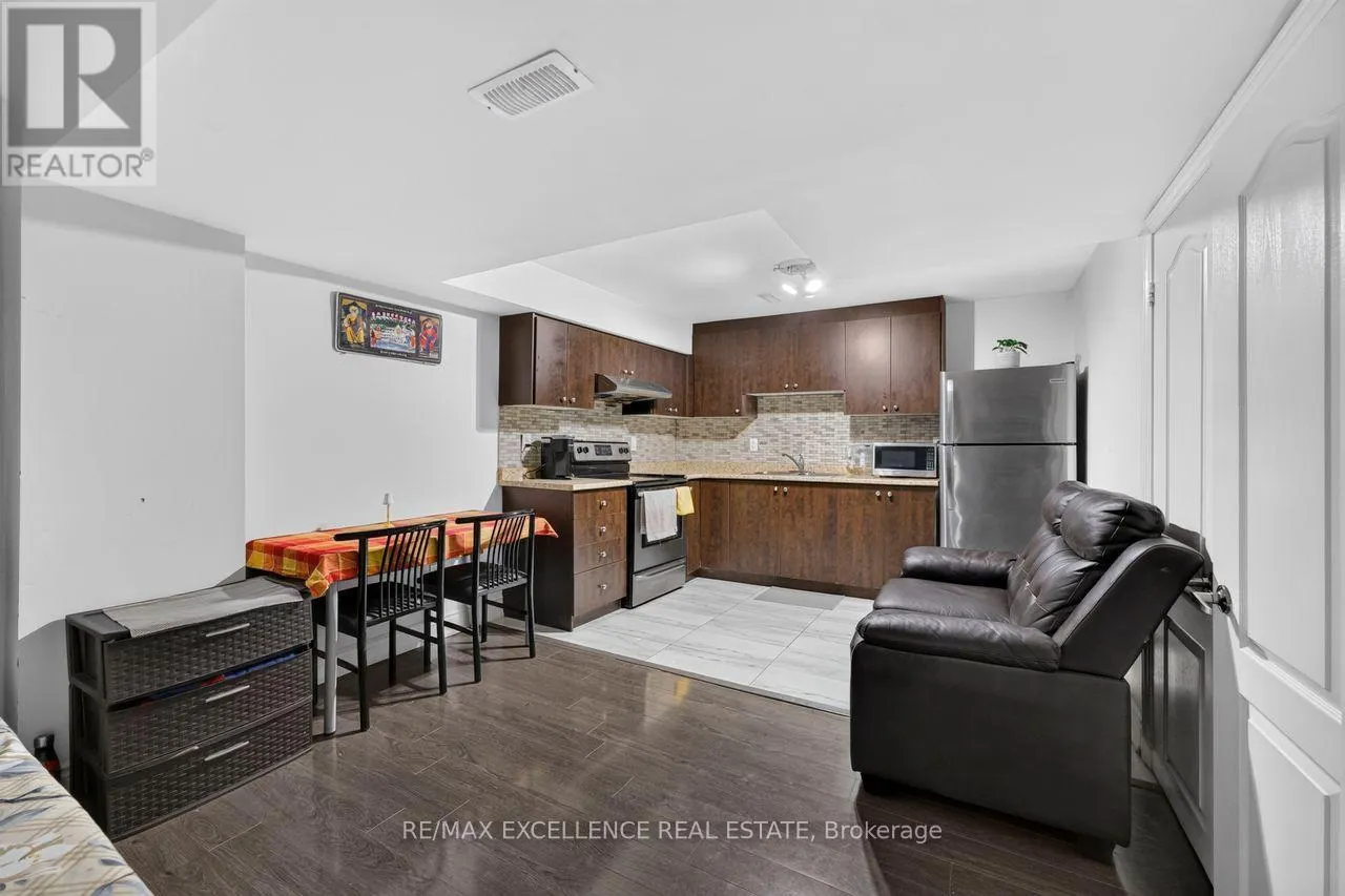 451 BRISDALE DRIVE
