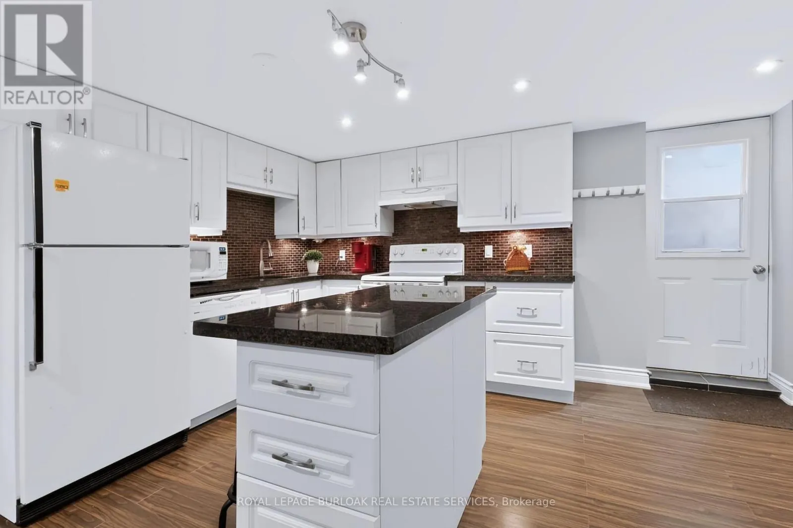 4248 DUNVEGAN ROAD