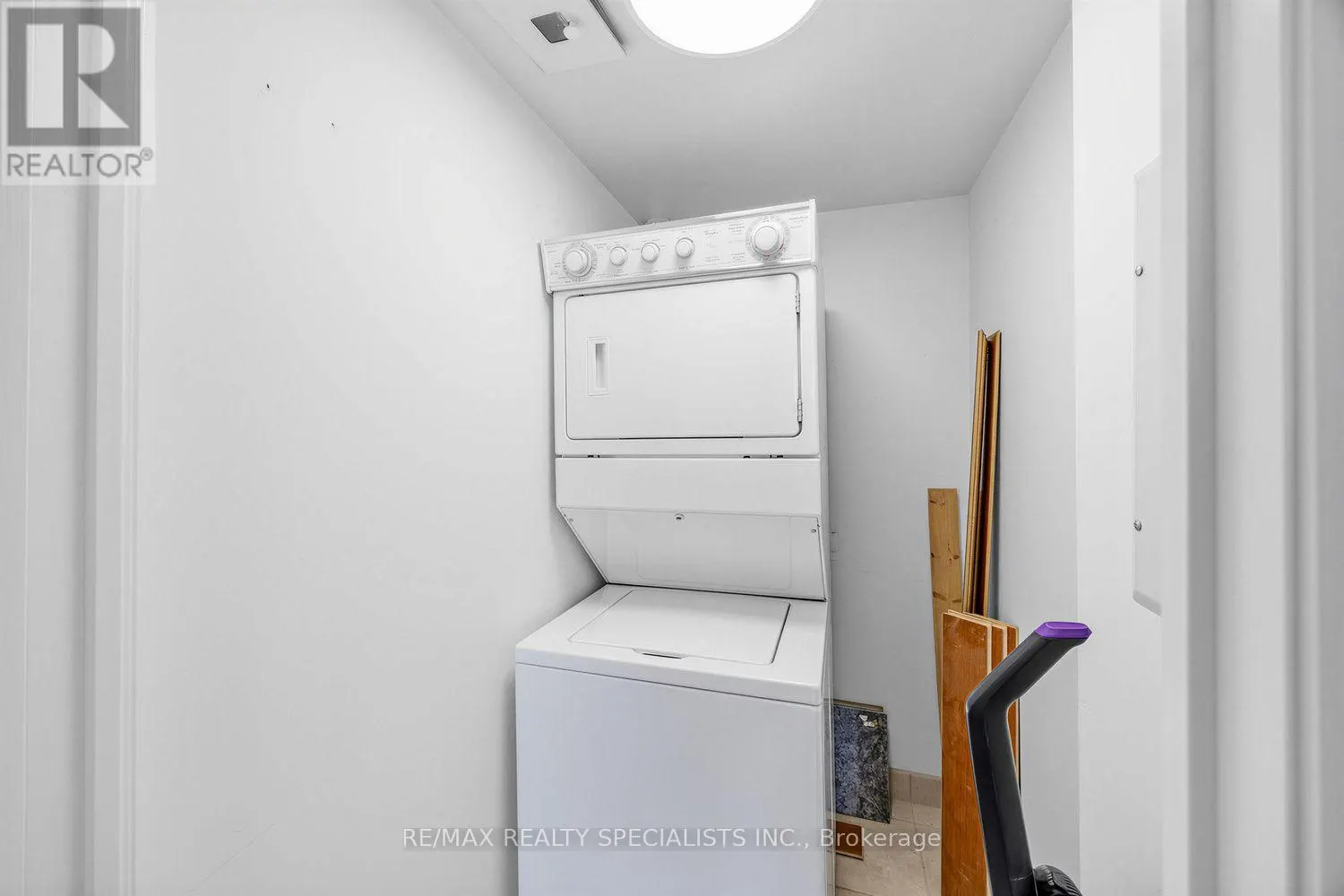 2011 - 55 STRATHAVEN DRIVE W