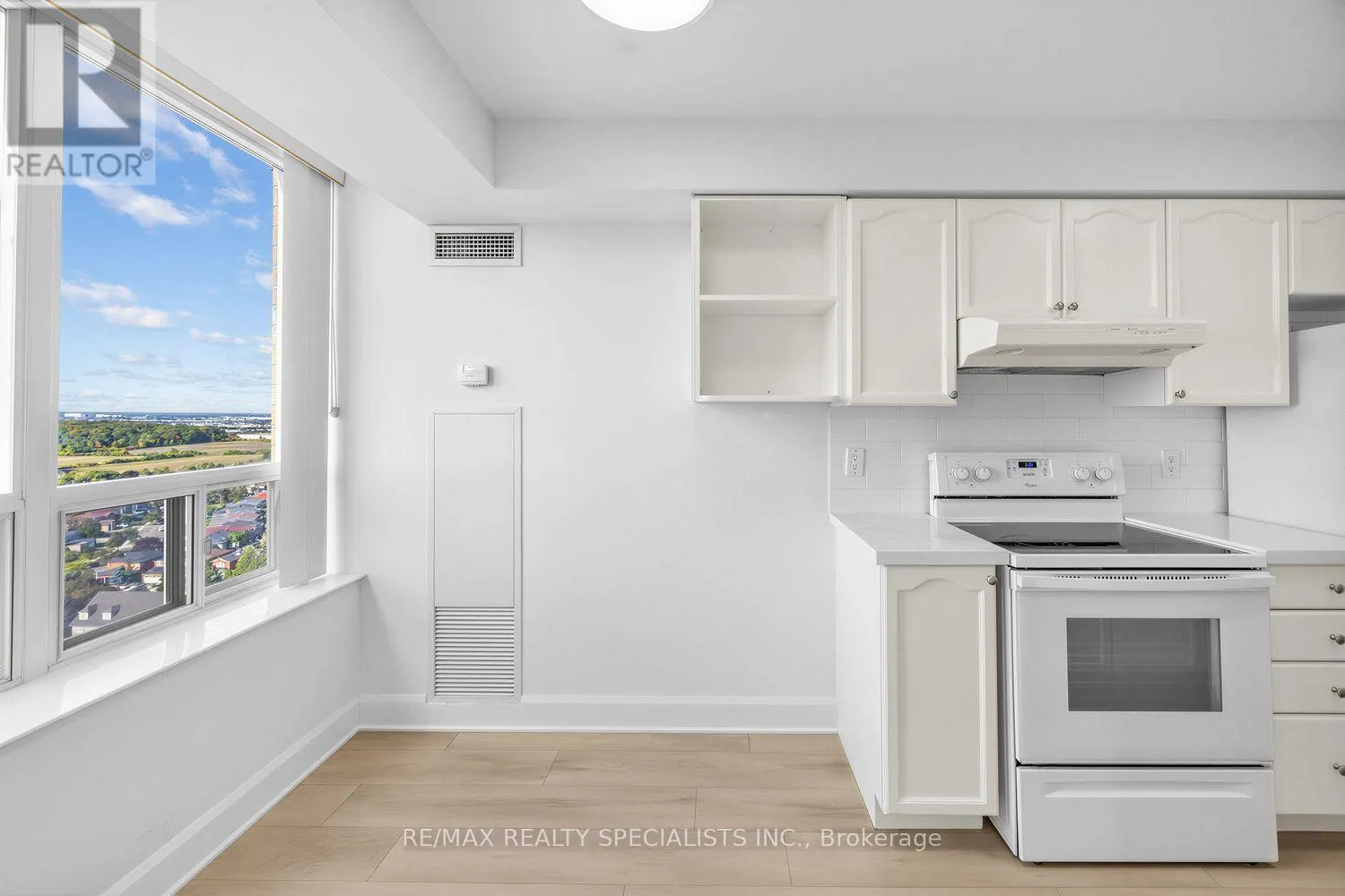 2011 - 55 STRATHAVEN DRIVE W