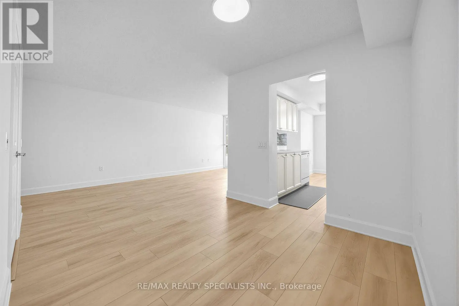 2011 - 55 STRATHAVEN DRIVE W