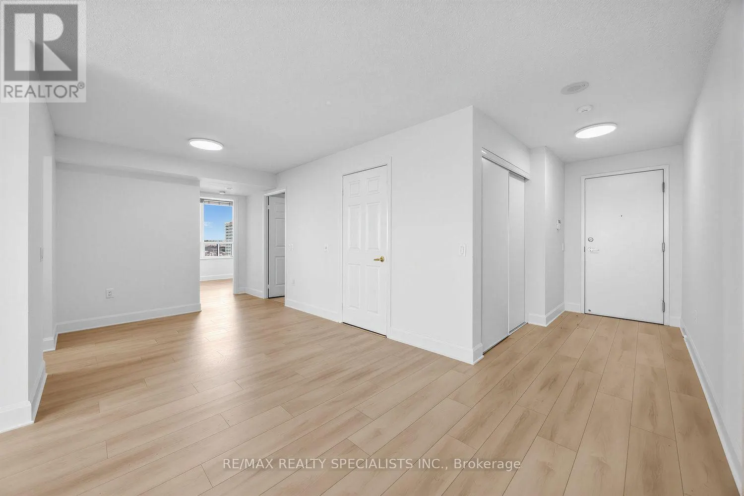 2011 - 55 STRATHAVEN DRIVE W