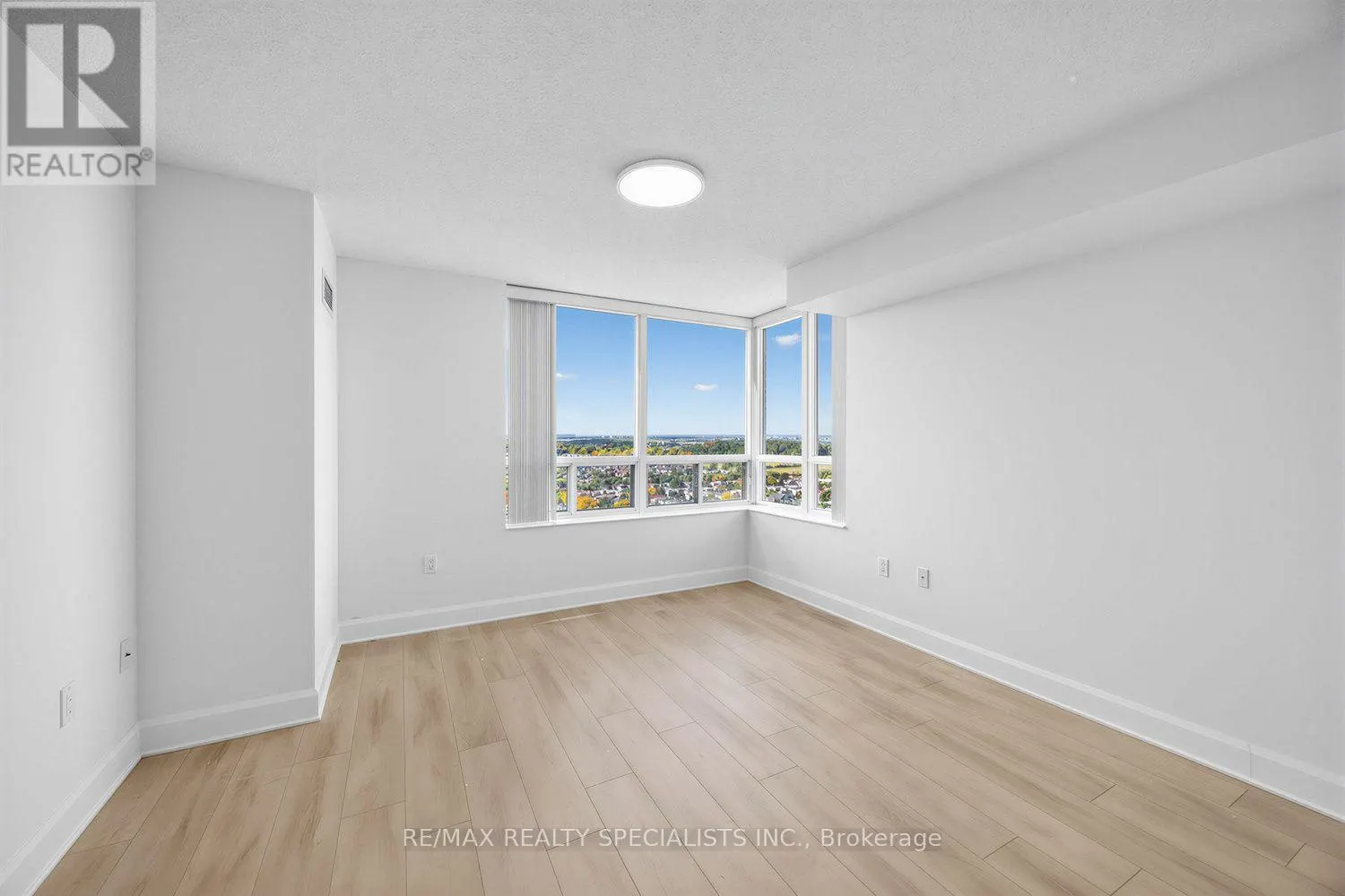 2011 - 55 STRATHAVEN DRIVE W