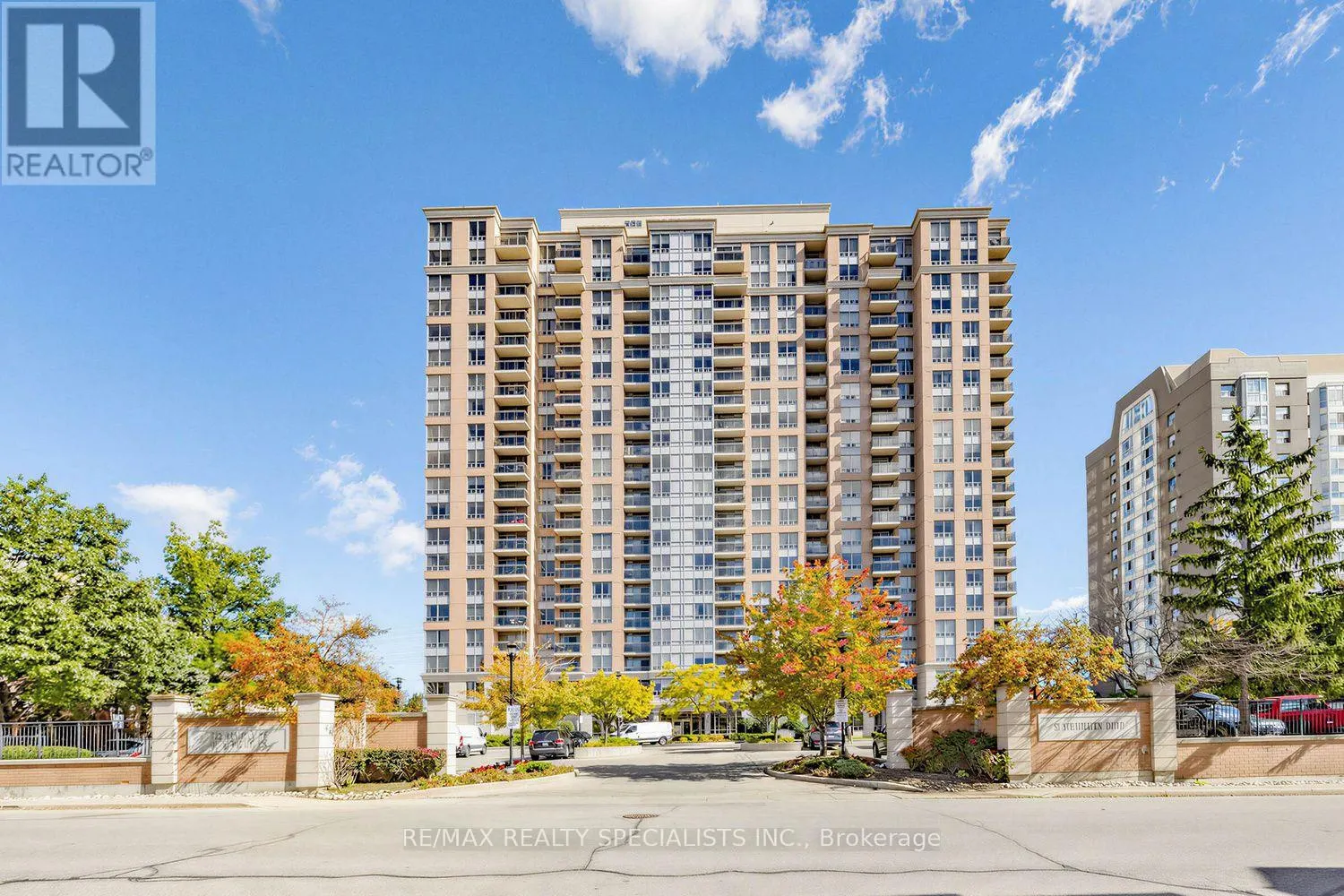 2011 - 55 STRATHAVEN DRIVE W