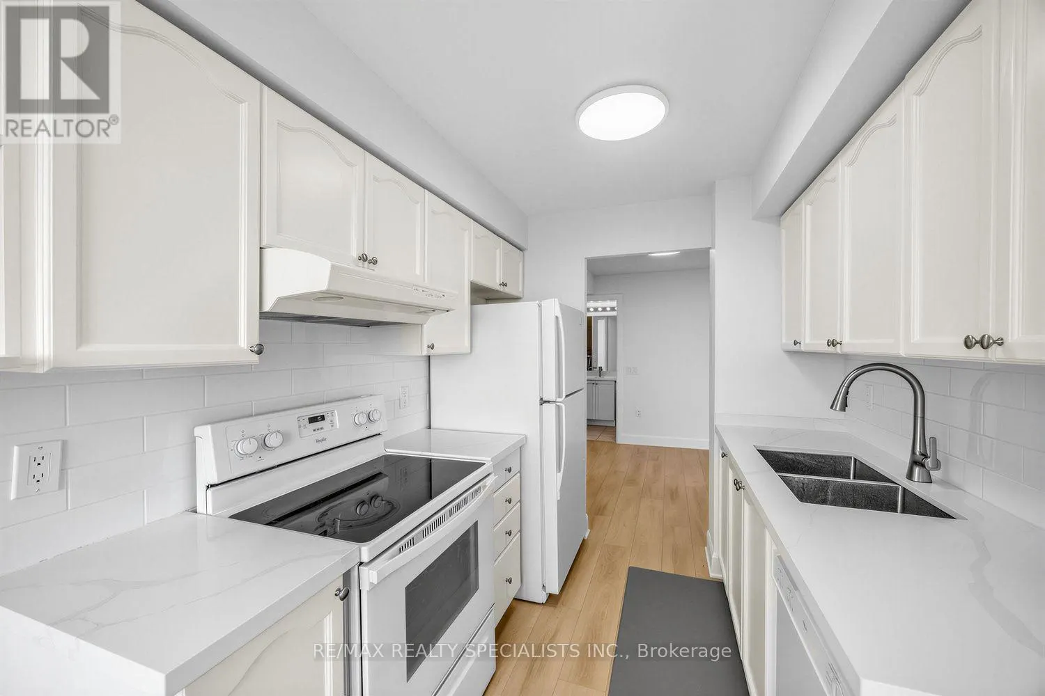 2011 - 55 STRATHAVEN DRIVE W