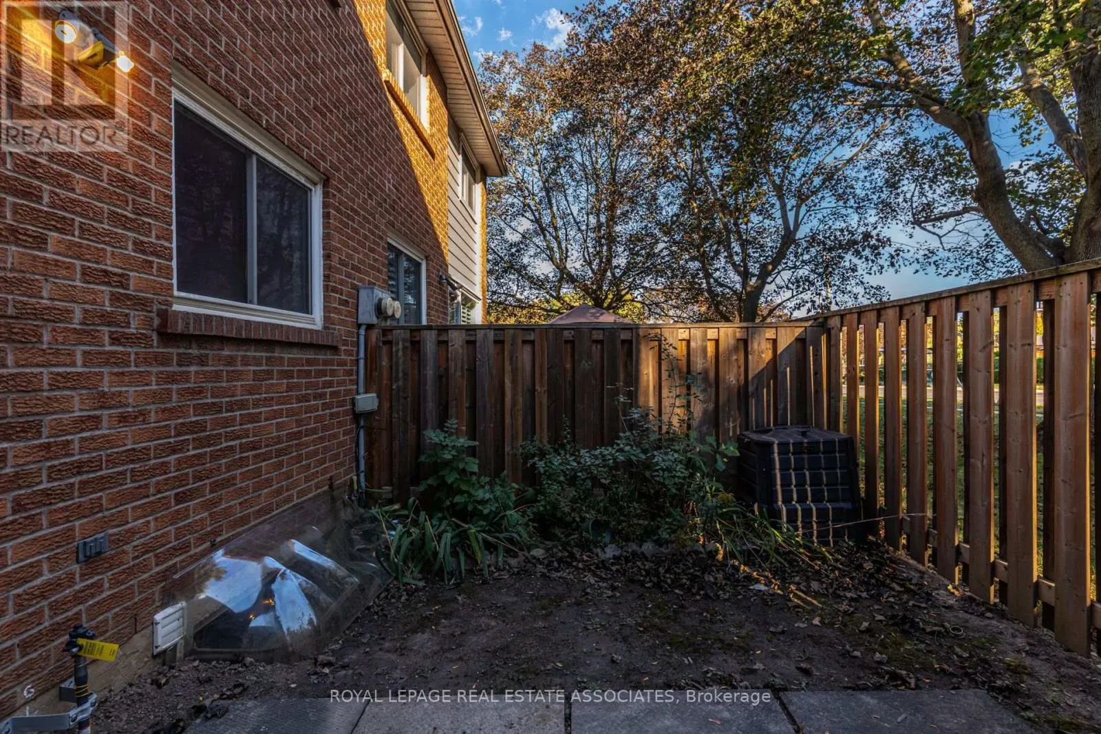 215 MISSISSAUGA VALLEY BOULEVARD