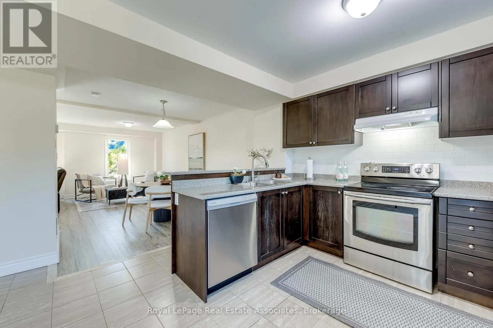 1 - 2375 TRUSCOTT DRIVE