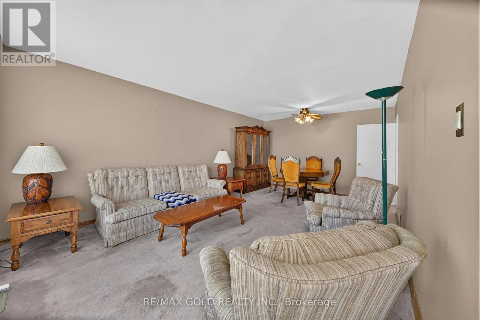 27 ALDERBURY CRESCENT