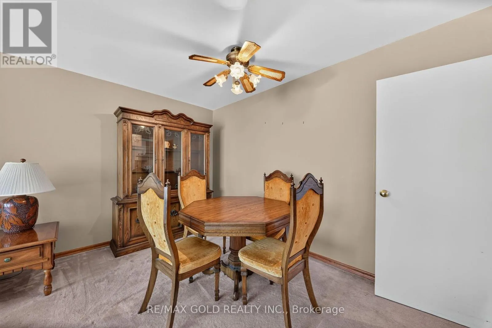 27 ALDERBURY CRESCENT