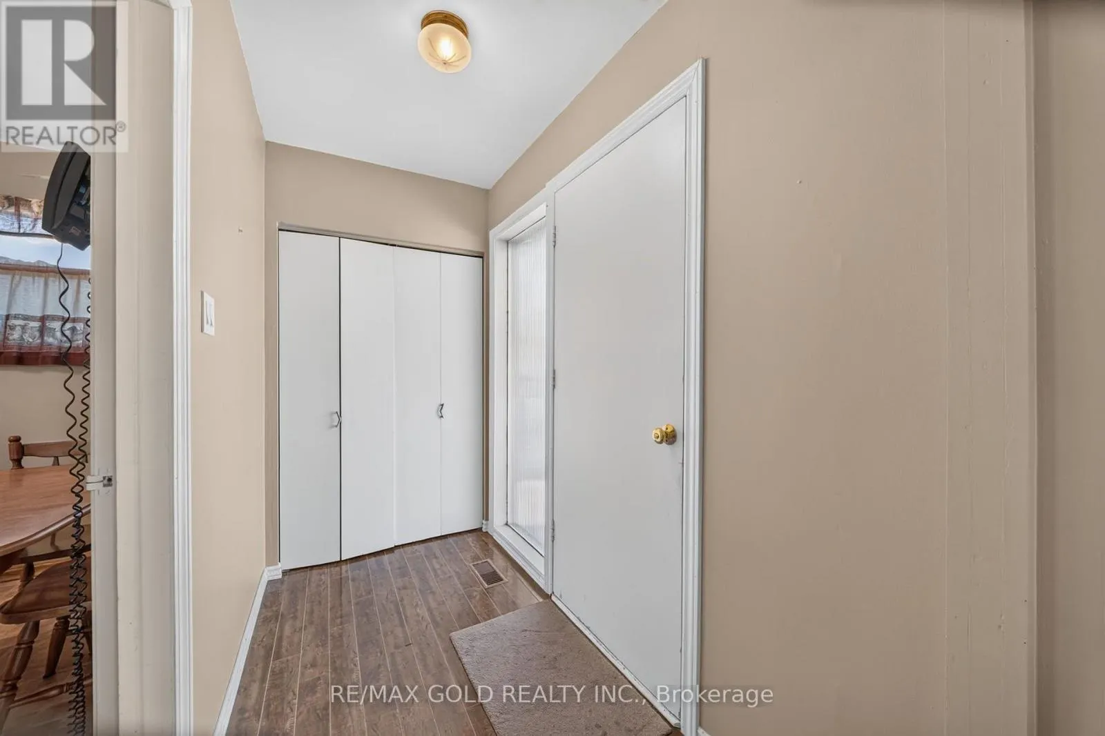 27 ALDERBURY CRESCENT