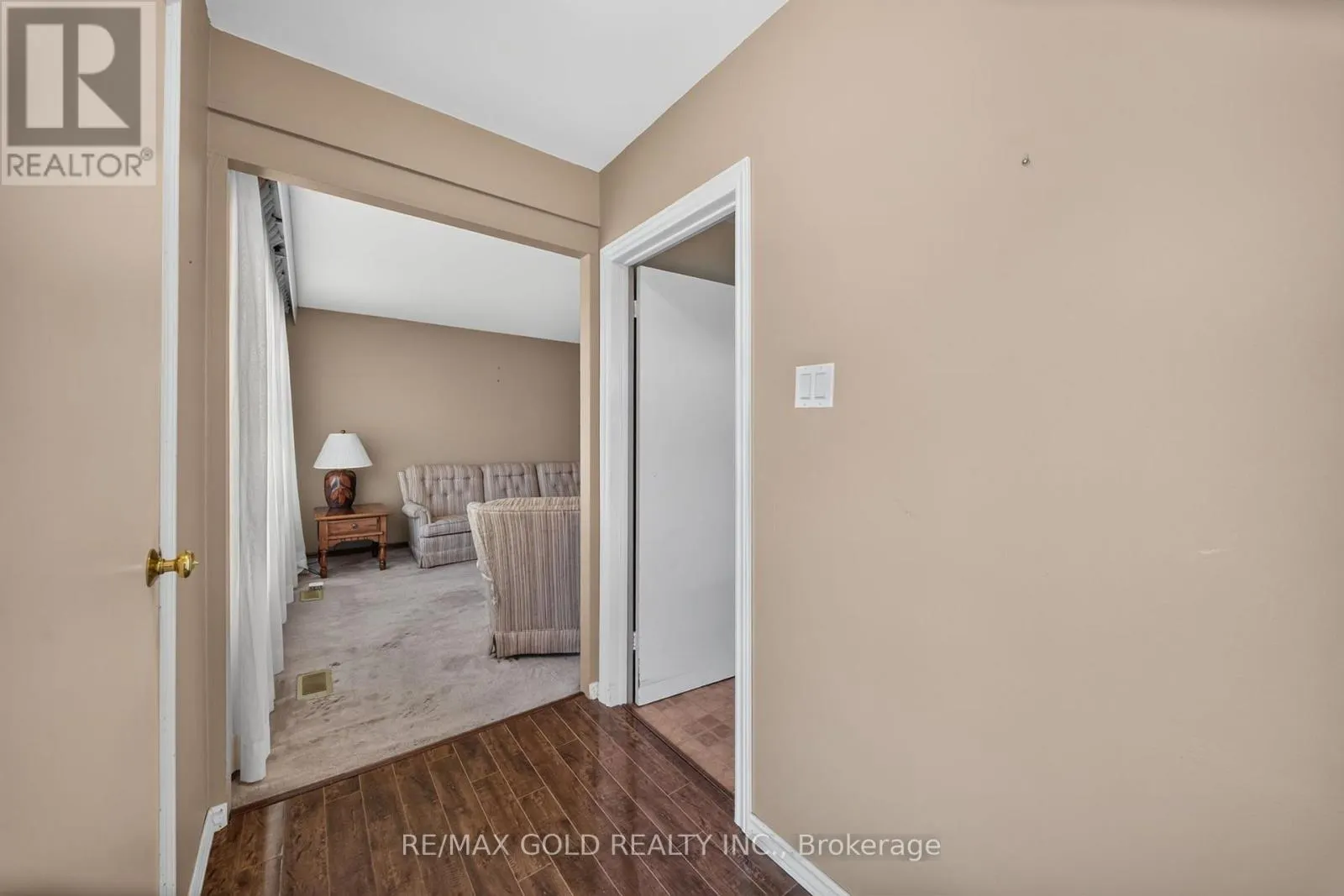 27 ALDERBURY CRESCENT