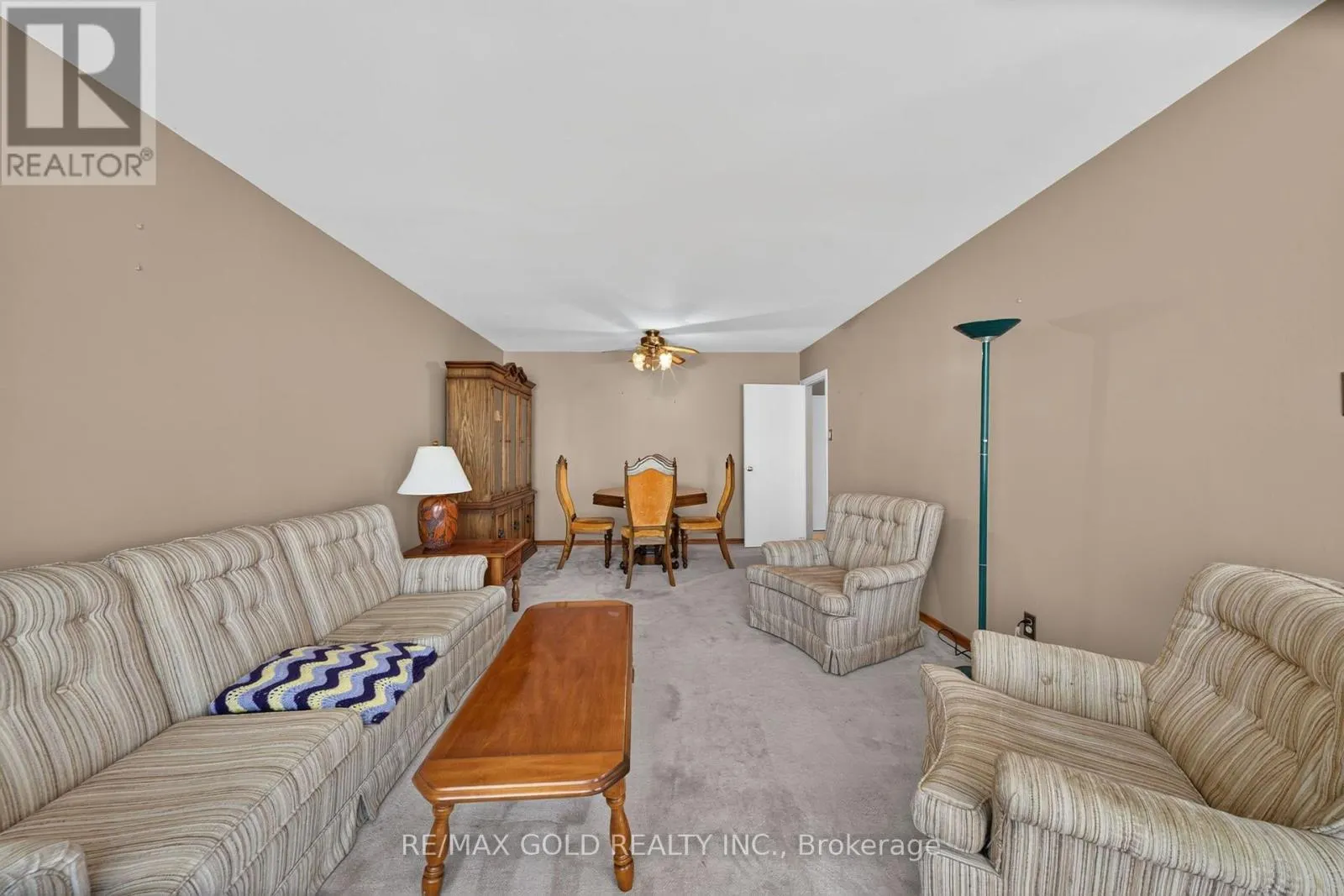27 ALDERBURY CRESCENT