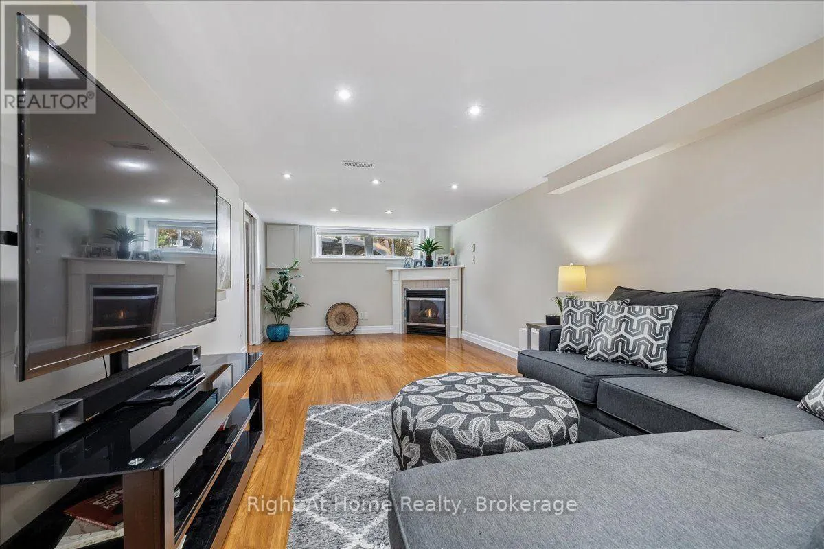 275 KENT CRESCENT