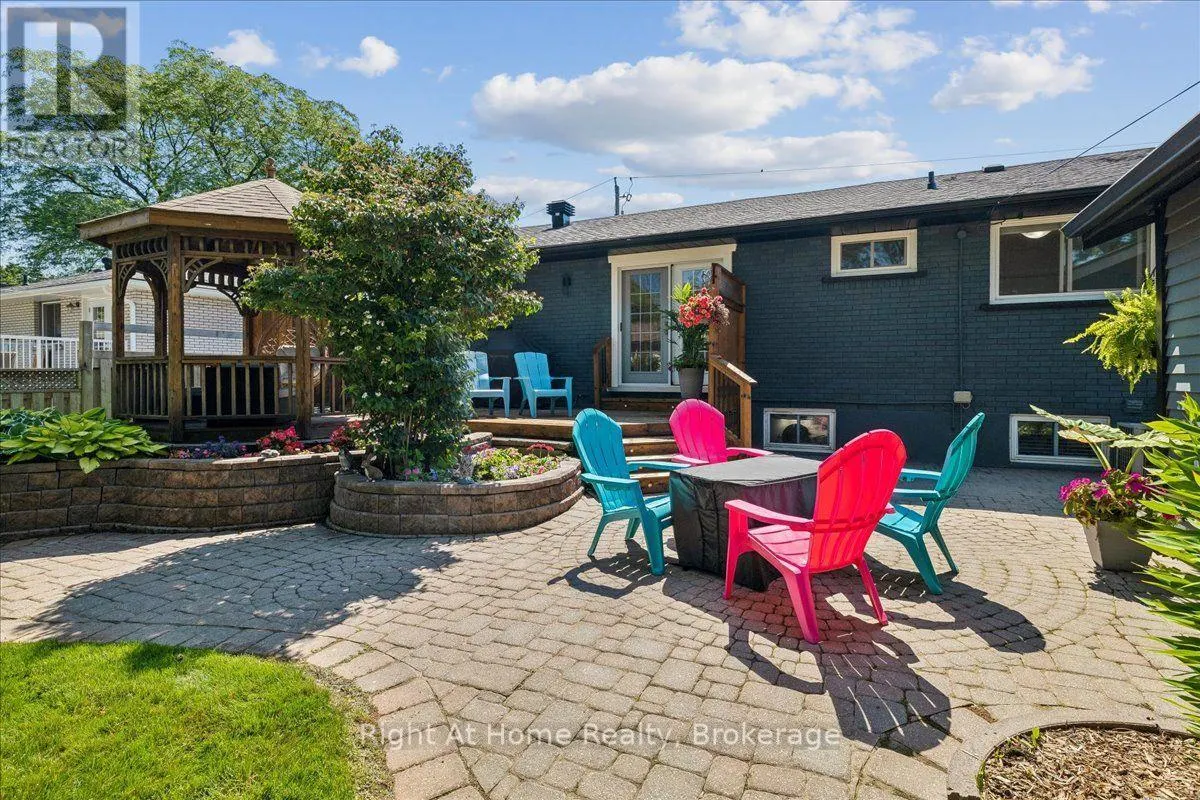 275 KENT CRESCENT