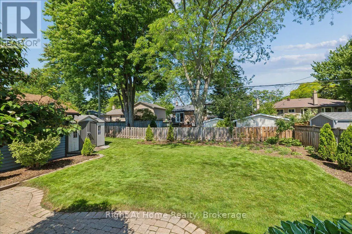 275 KENT CRESCENT