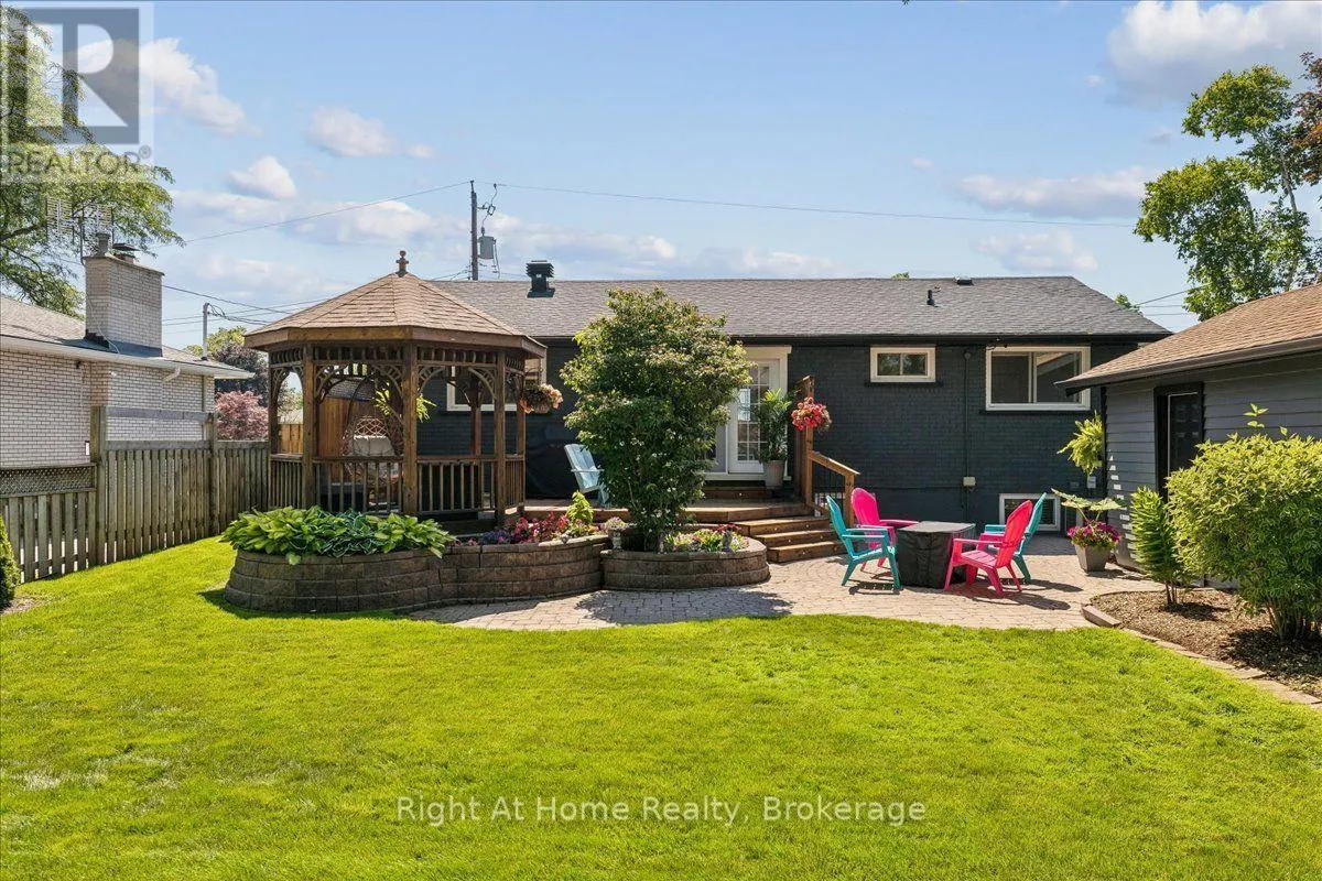 275 KENT CRESCENT