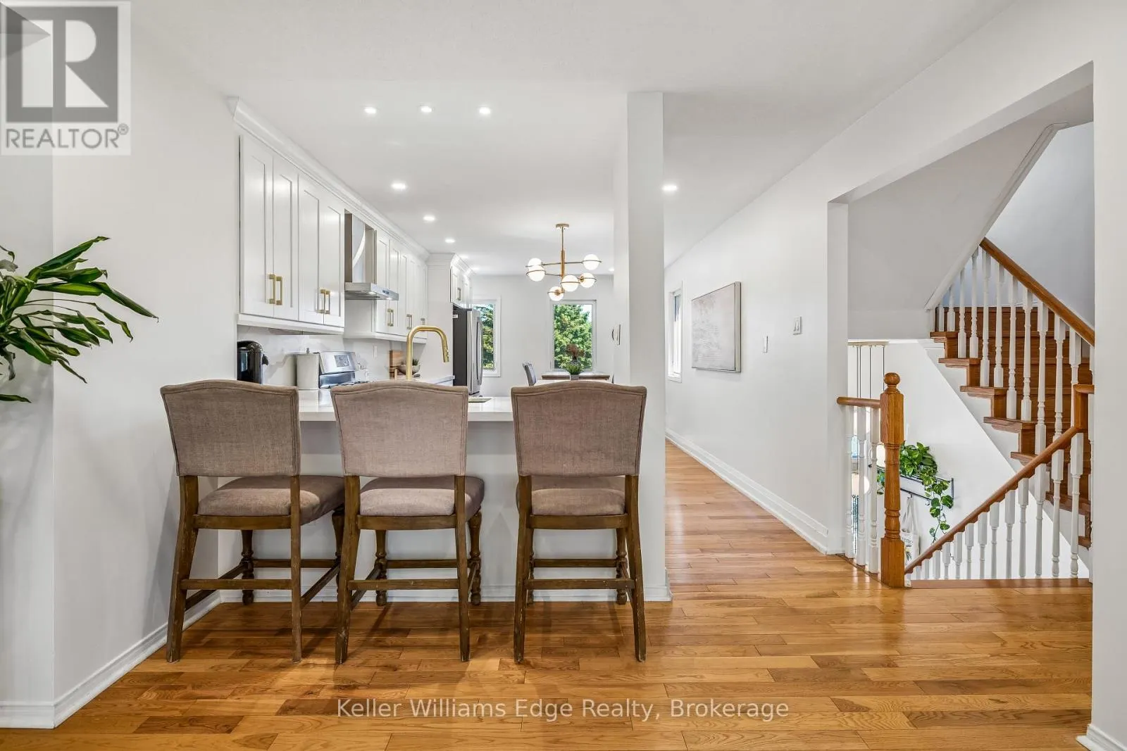 1134 LEEWOOD DRIVE