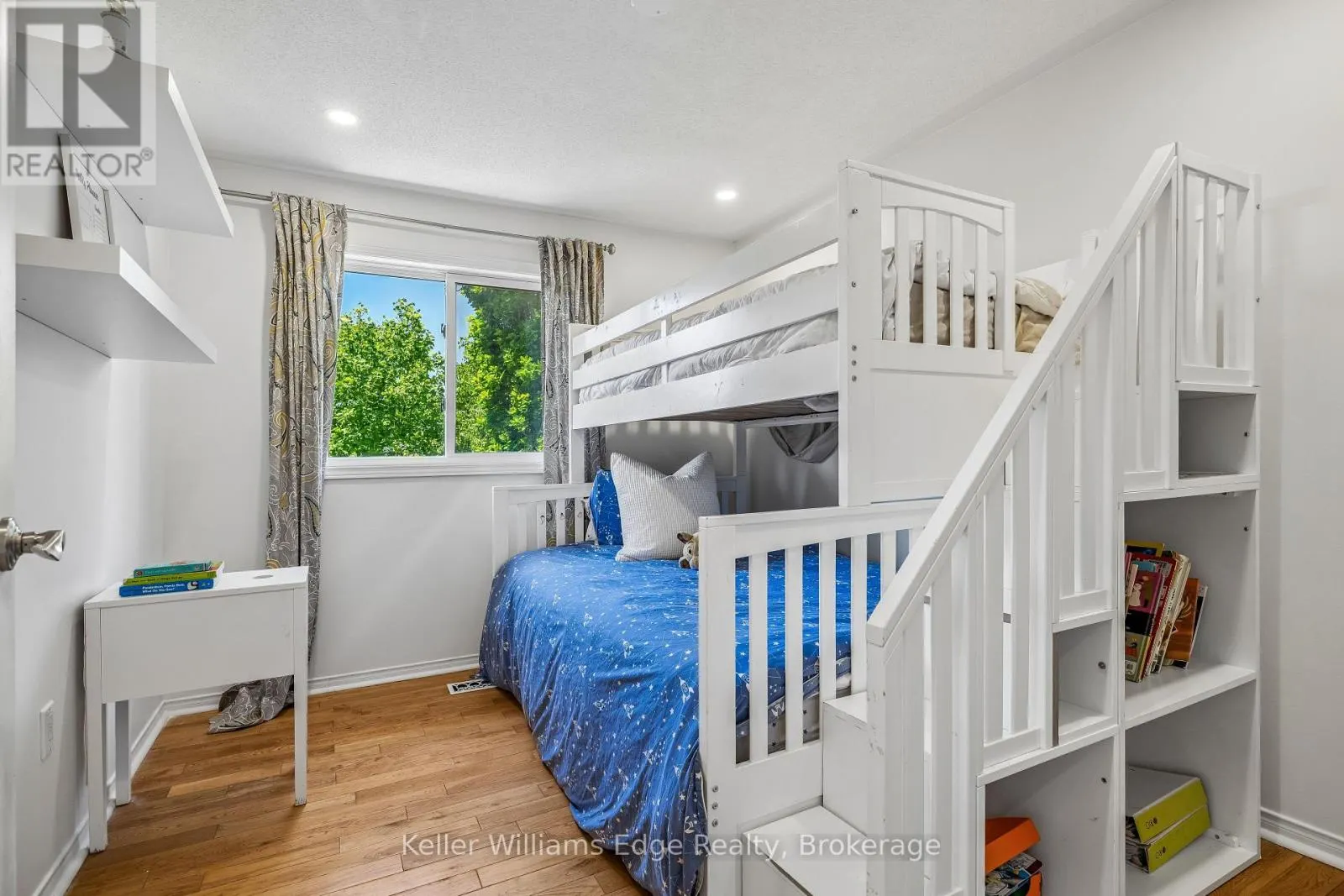 1134 LEEWOOD DRIVE