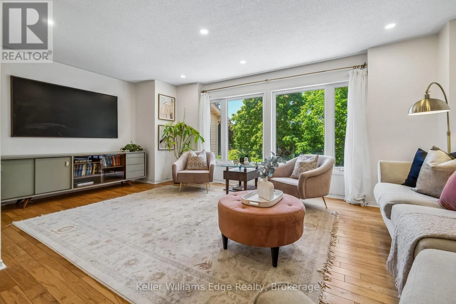 1134 LEEWOOD DRIVE