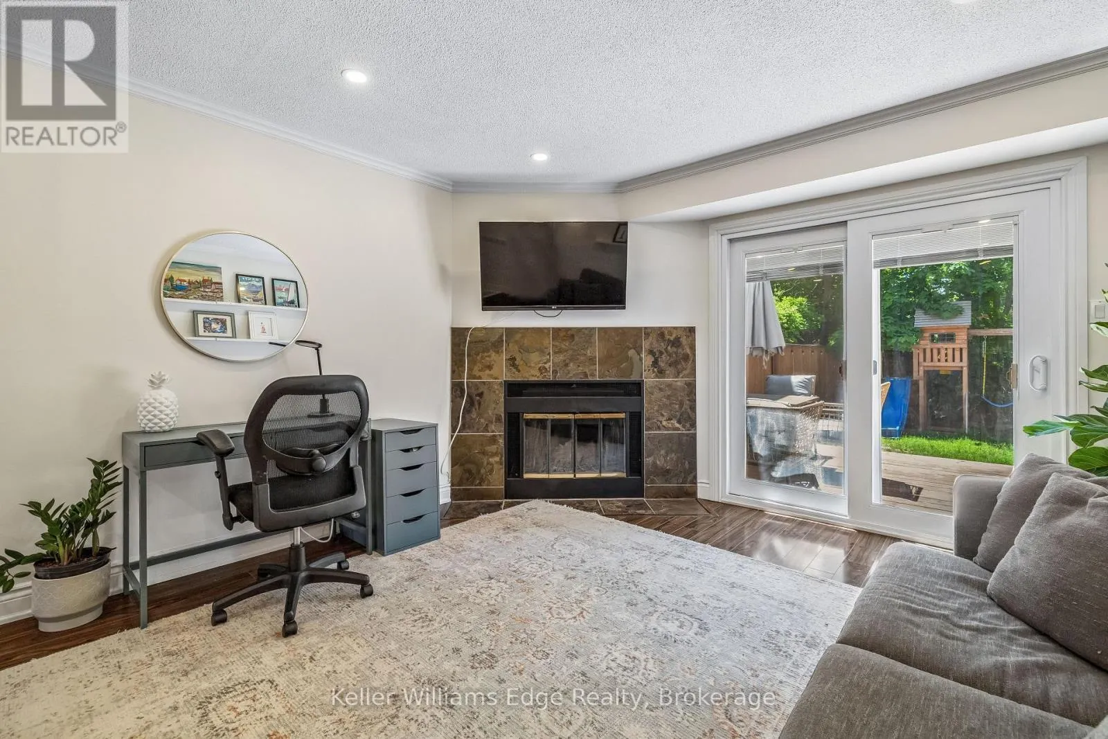 1134 LEEWOOD DRIVE