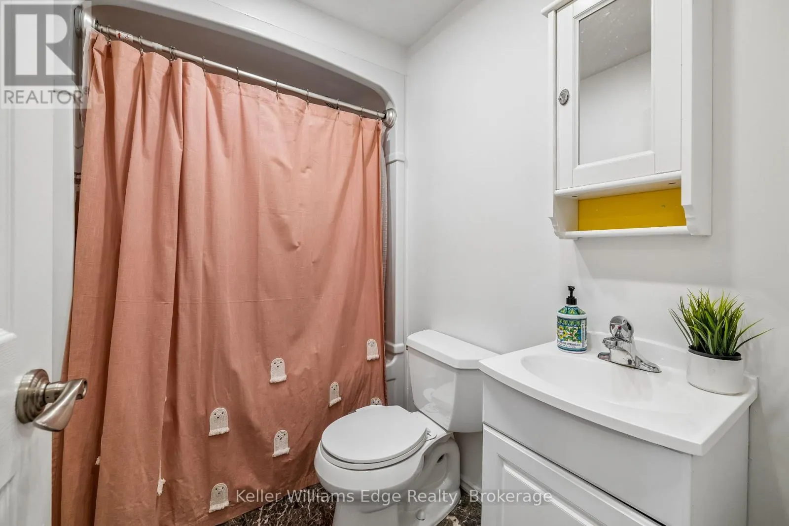 1134 LEEWOOD DRIVE
