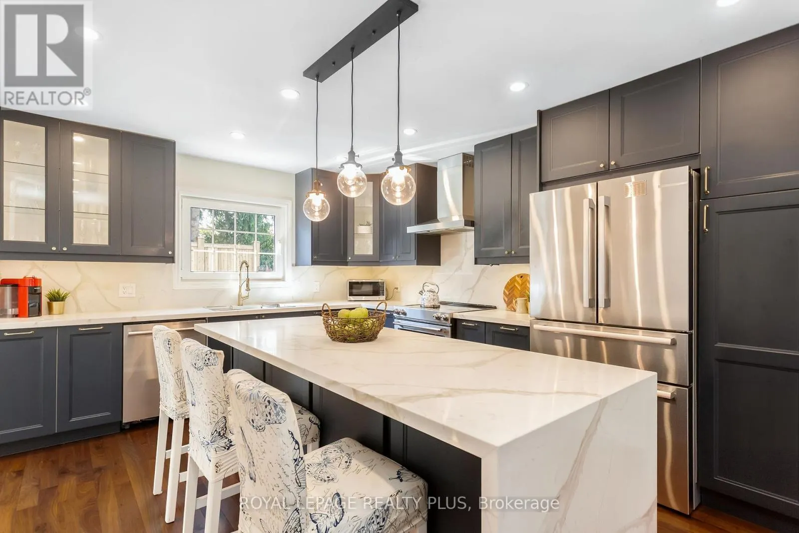 2985 DANCER COURT