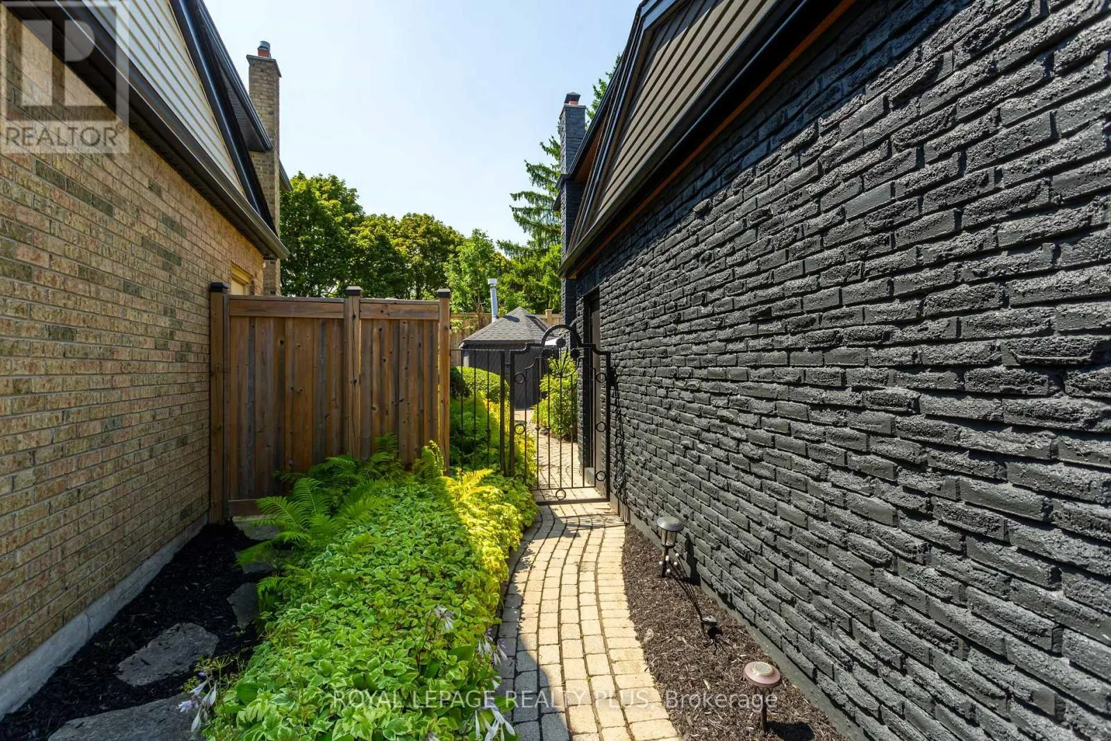 2985 DANCER COURT