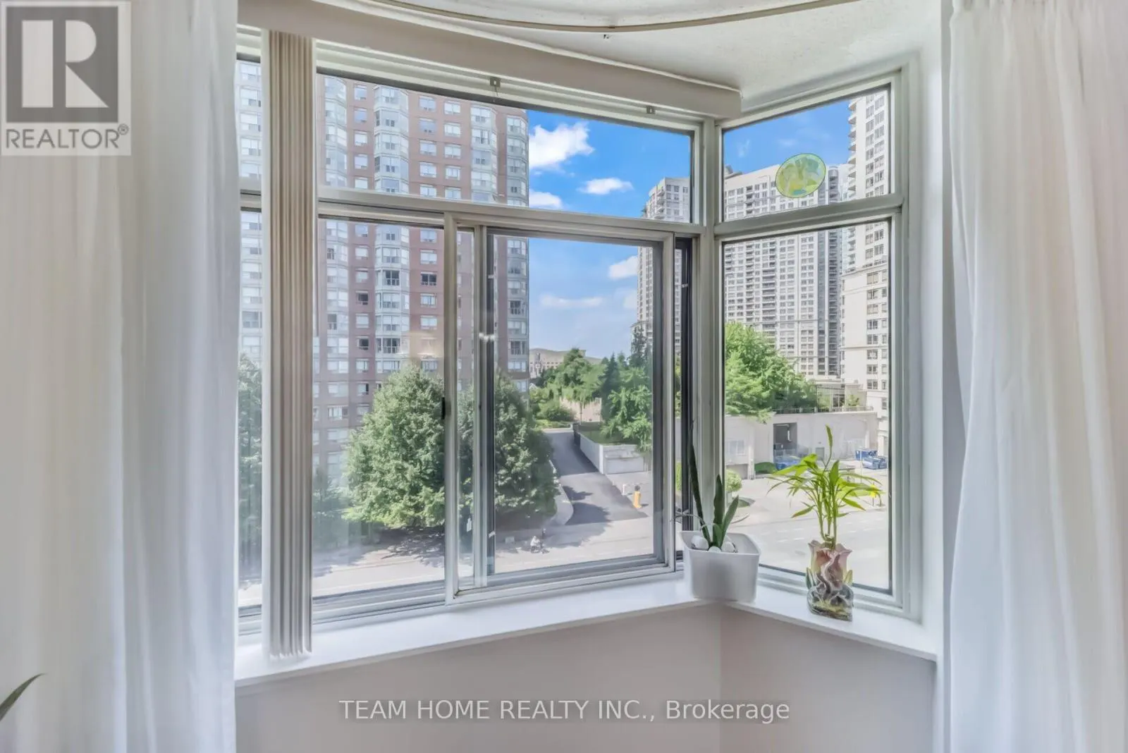 604 - 300 WEBB DRIVE