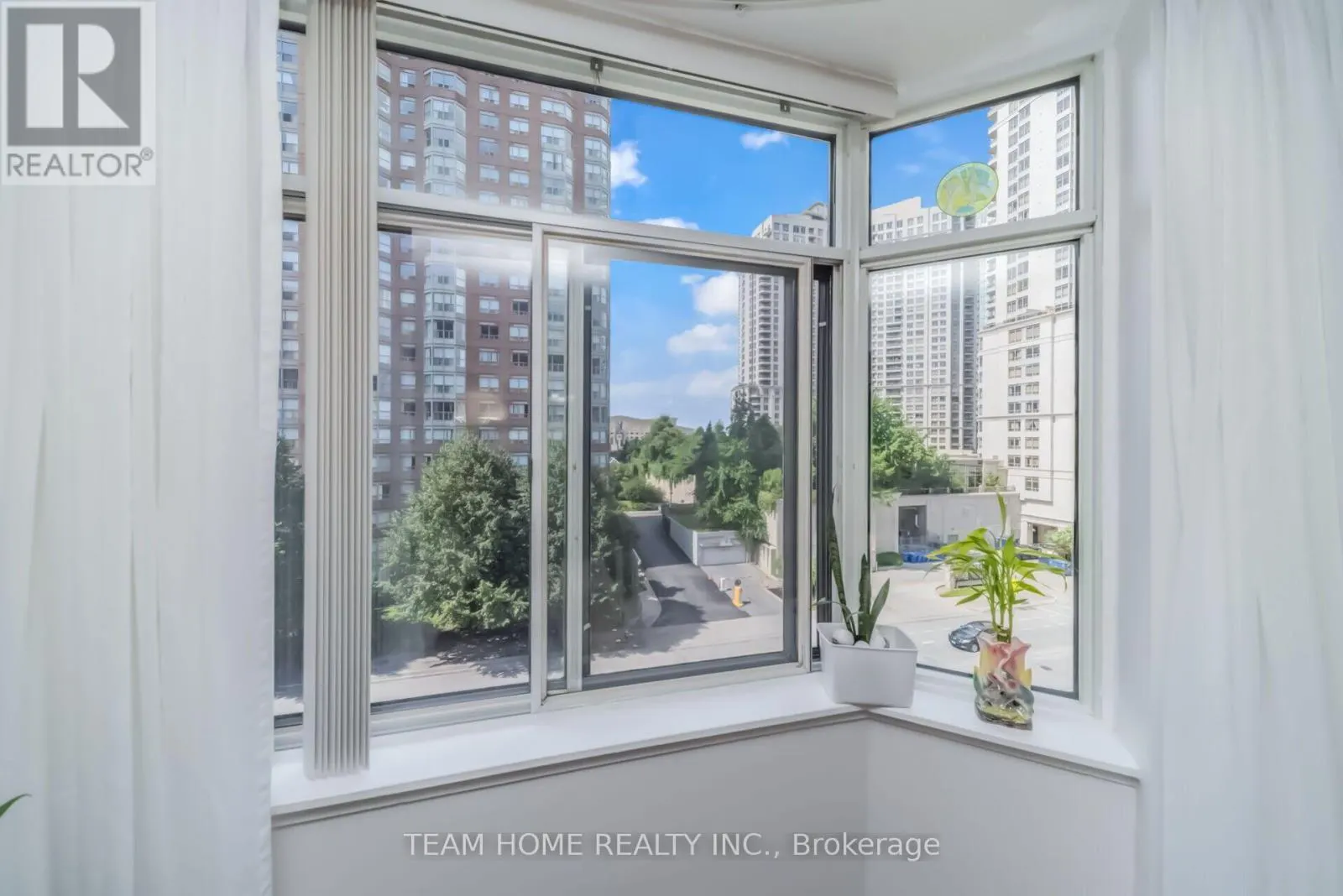 604 - 300 WEBB DRIVE