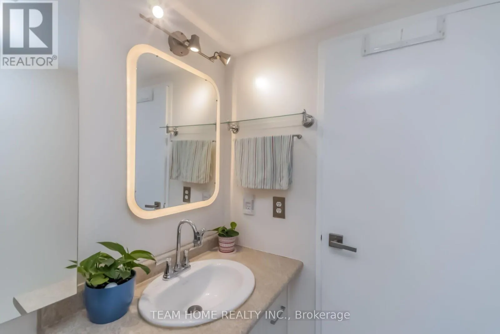 604 - 300 WEBB DRIVE