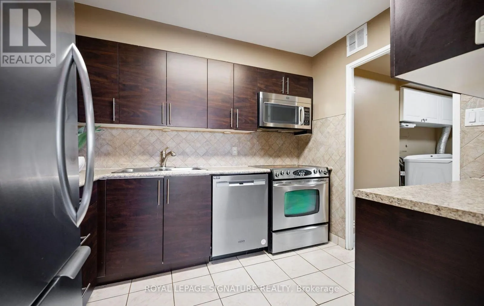 1406 - 1580 MISSISSAUGA VALLEY BOULEVARD