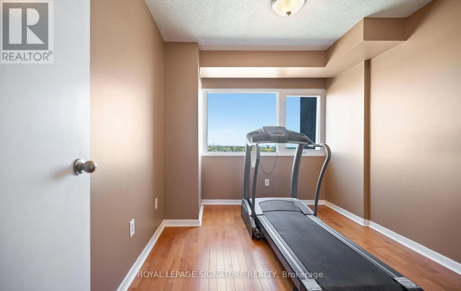1406 - 1580 MISSISSAUGA VALLEY BOULEVARD