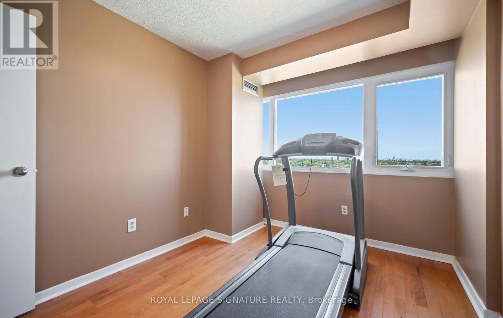 1406 - 1580 MISSISSAUGA VALLEY BOULEVARD