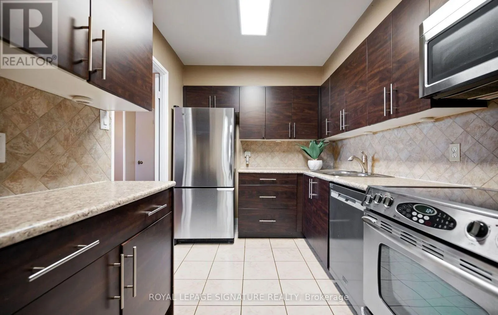 1406 - 1580 MISSISSAUGA VALLEY BOULEVARD