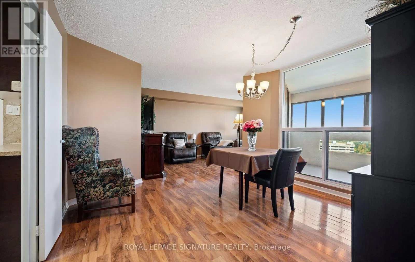 1406 - 1580 MISSISSAUGA VALLEY BOULEVARD