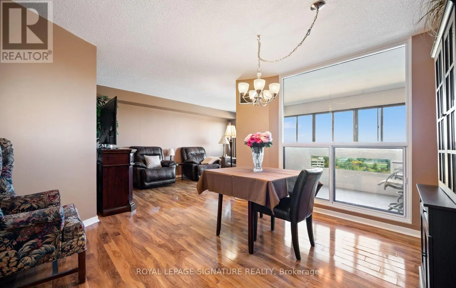 1406 - 1580 MISSISSAUGA VALLEY BOULEVARD
