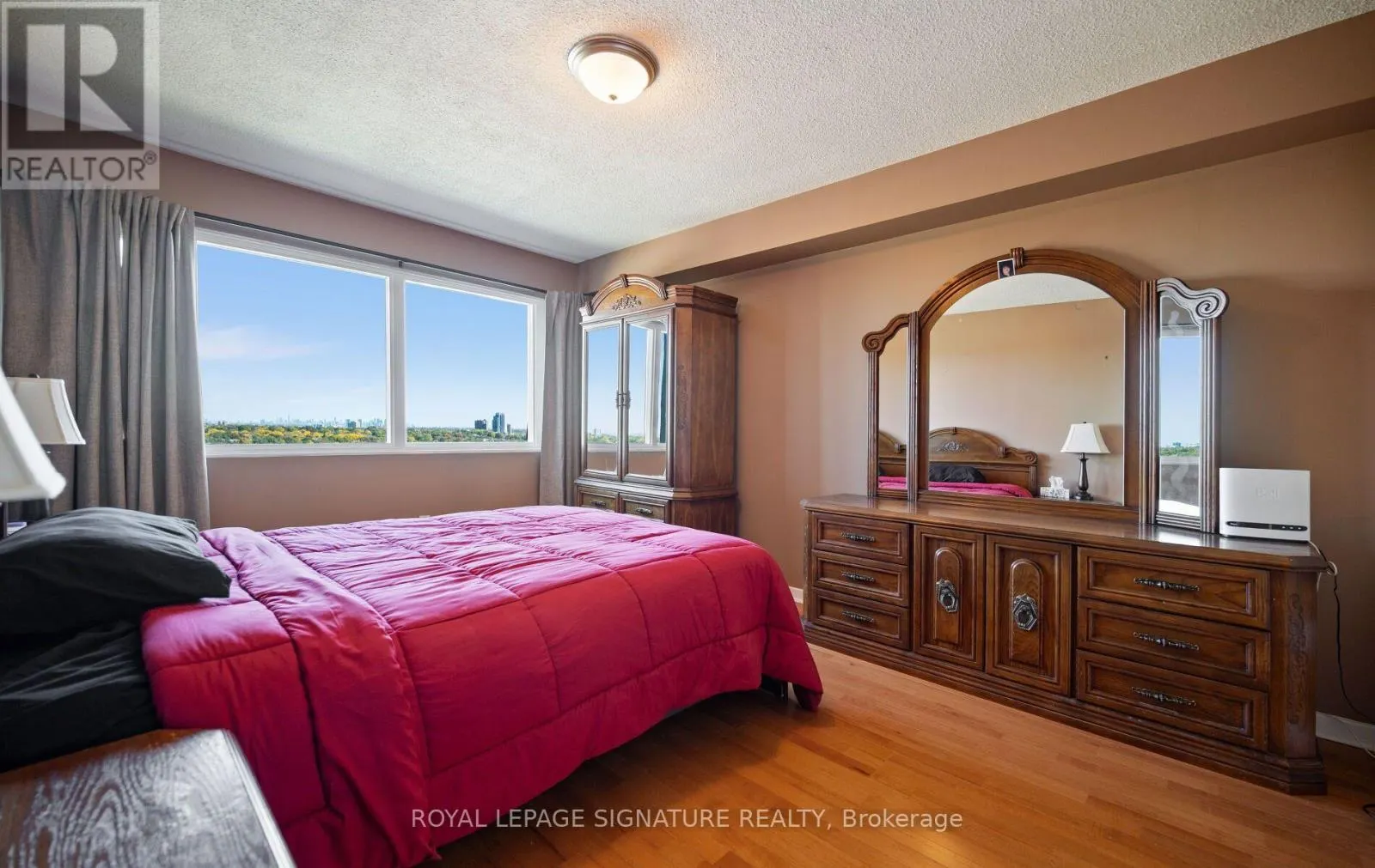 1406 - 1580 MISSISSAUGA VALLEY BOULEVARD