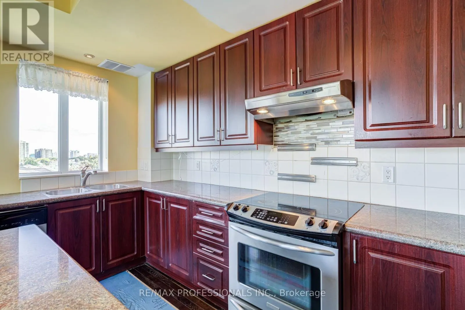 402 - 483 FAITH DRIVE