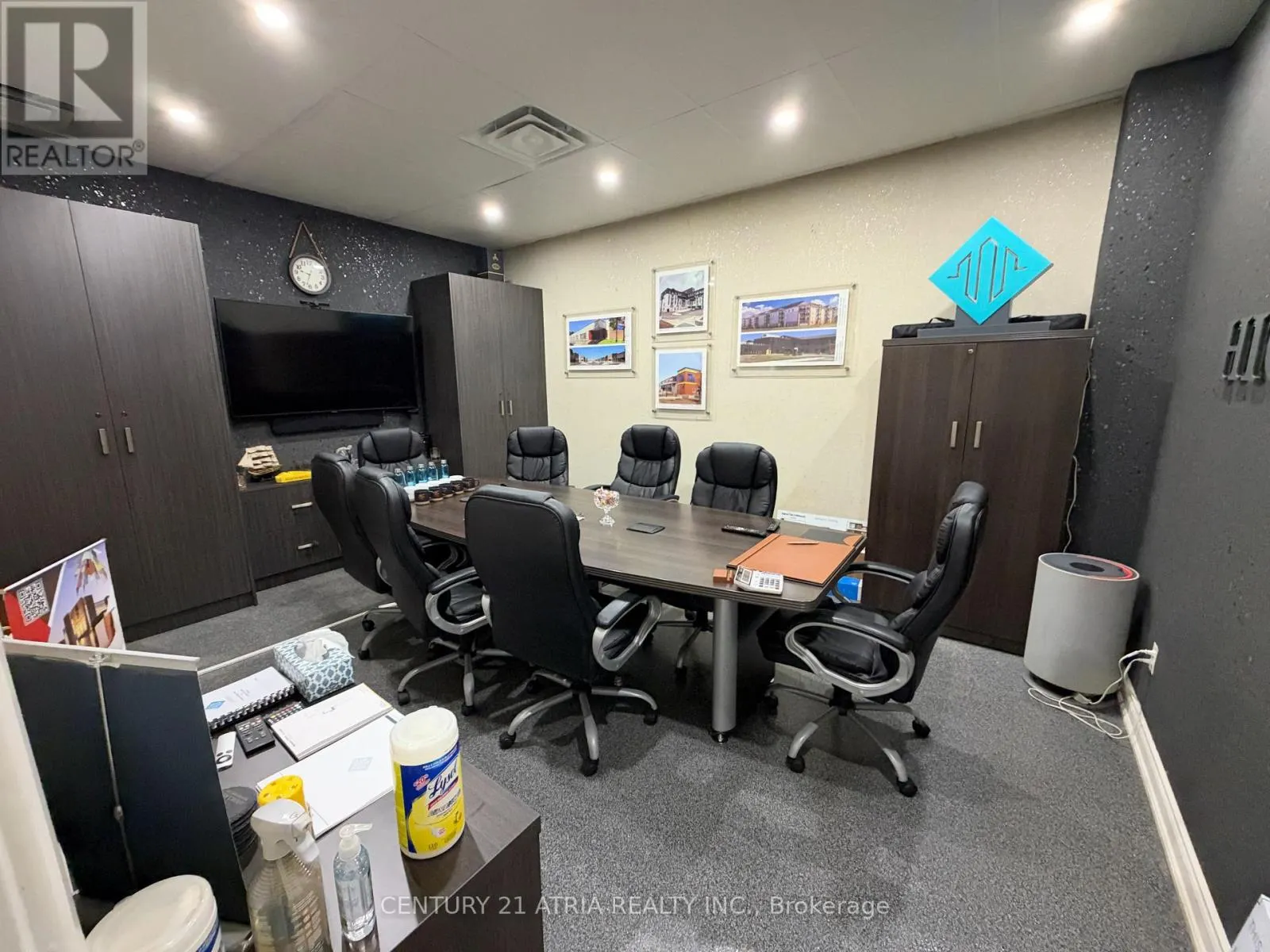 14 - 755 QUEENSWAY