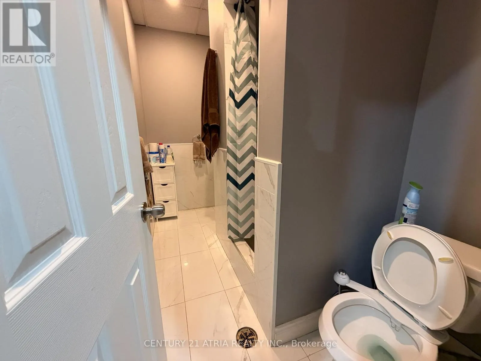 14 - 755 QUEENSWAY